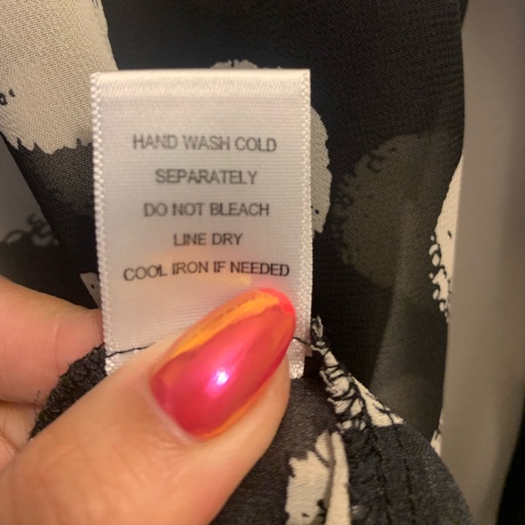 Bellatrix Black & White Polka Dot High-Low Button-Up Blouse - XS - Picture 5 of 8